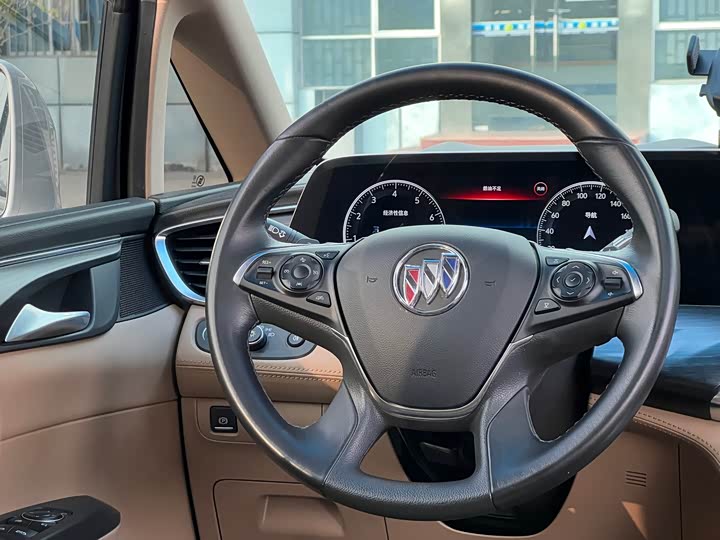 Фото 18 - Buick GL8 ES