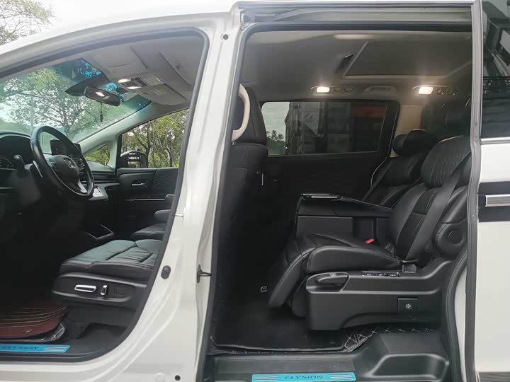 Фото 15 - Honda Elysion