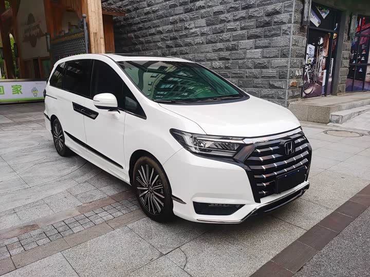 Фото 3 - Honda Elysion