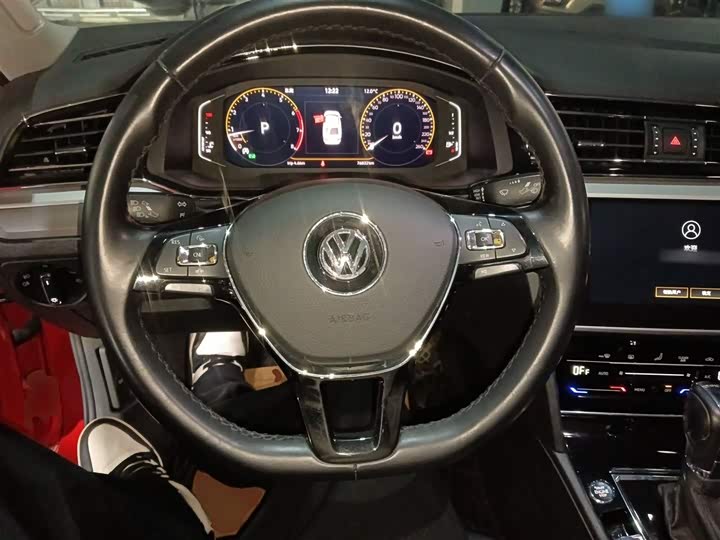 Фото 11 - Volkswagen Lamando L