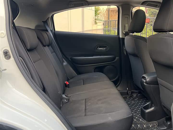 Фото 10 - Honda Vezel