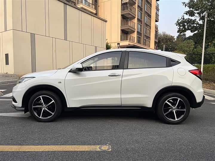 Фото 2 - Honda Vezel