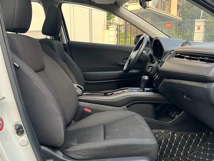 Фото 9 - Honda Vezel