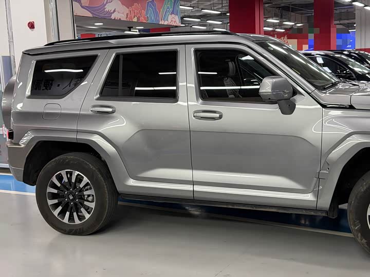 Фото 4 - Tank 700 Hybrid