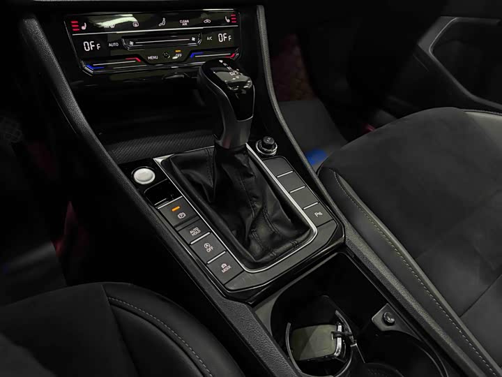 Фото 13 - Volkswagen Sagitar L