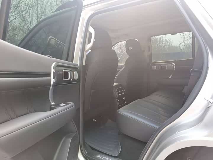 Фото 5 - Tank 400 Hybrid