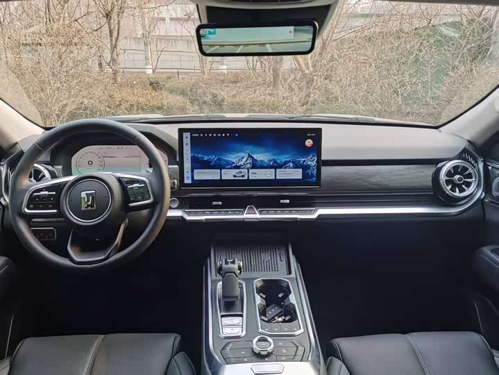 Фото 6 - Tank 400 Hybrid