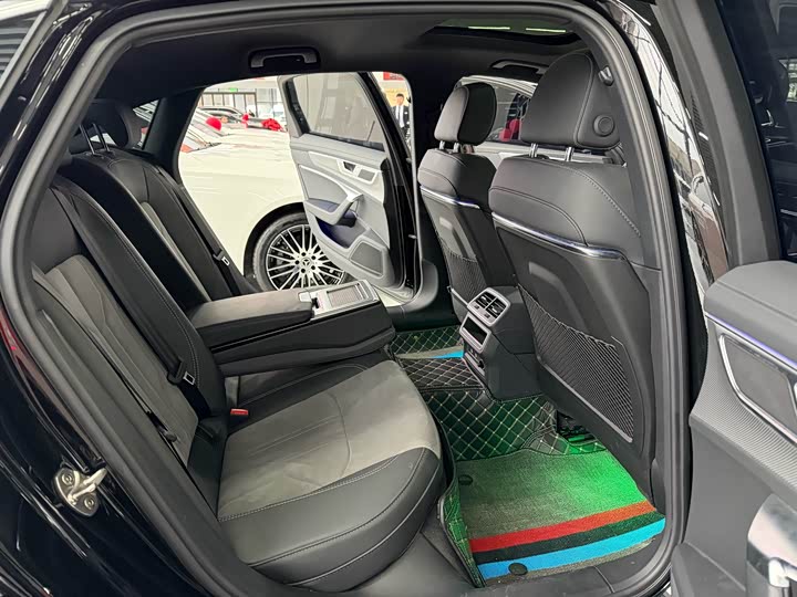 Фото 10 - Audi A6L