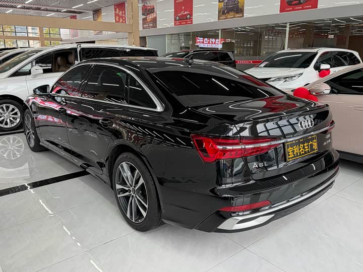 Фото 4 - Audi A6L