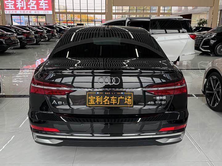 Фото 5 - Audi A6L