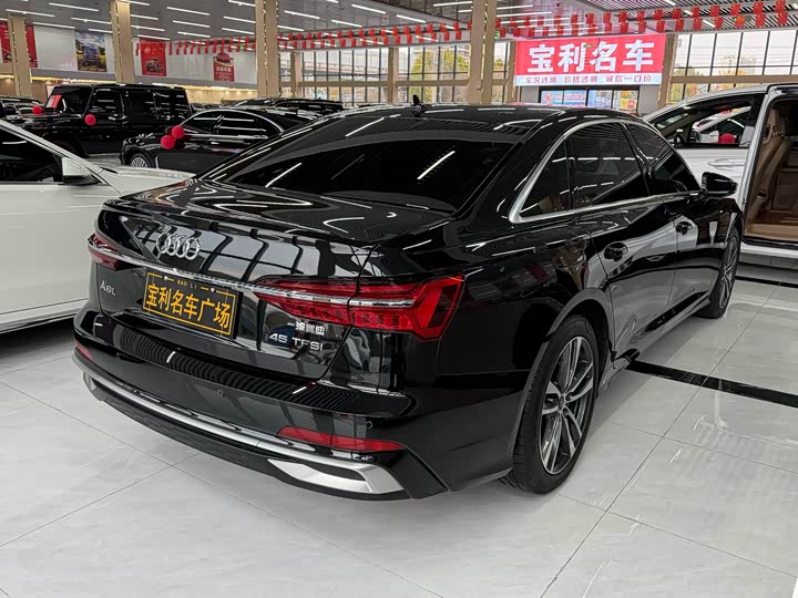 Фото 6 - Audi A6L