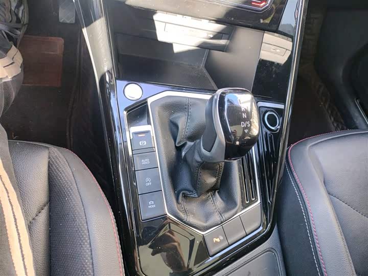 Фото 14 - Volkswagen Tayron