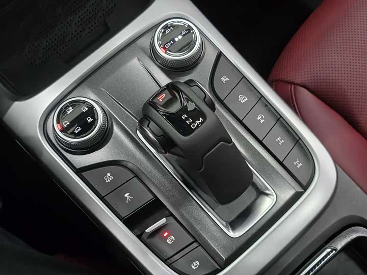 Фото 12 - Tank 300