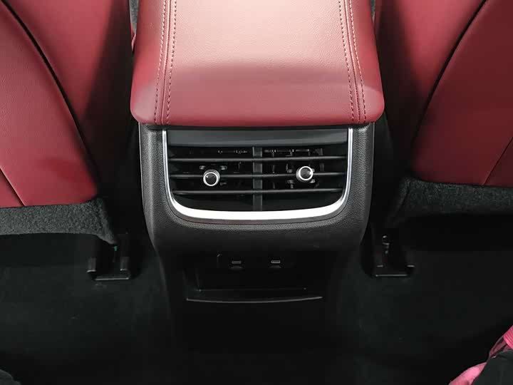 Фото 14 - Tank 300