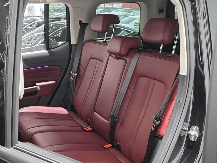 Фото 7 - Tank 300