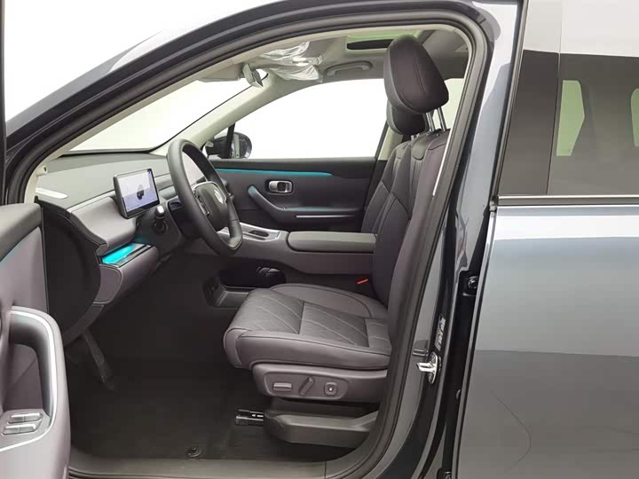 Фото 10 - Leapmotor C16