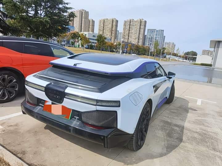 Фото 6 - HiPhi Z