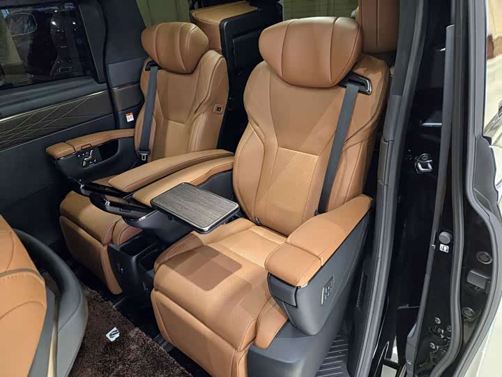 Фото 11 - Toyota Alphard