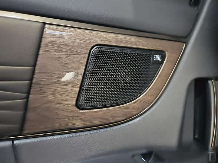Фото 28 - Toyota Alphard