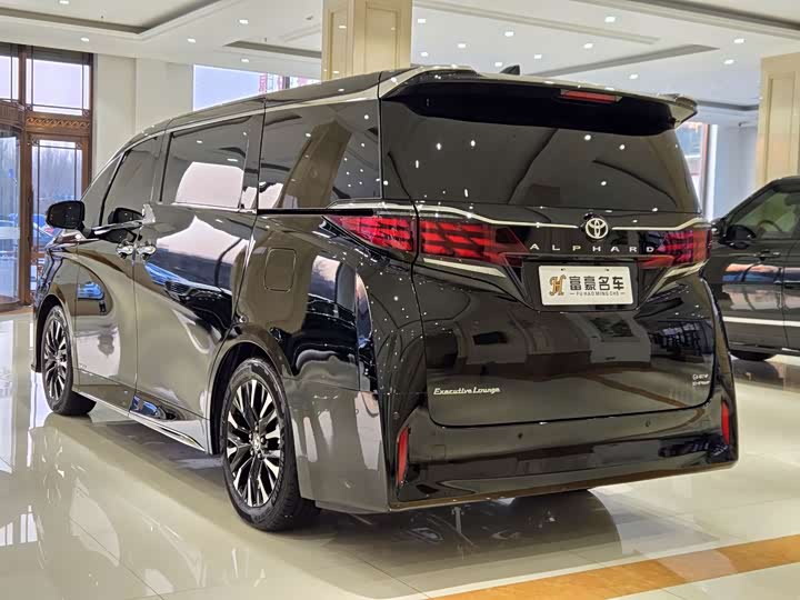 Фото 4 - Toyota Alphard
