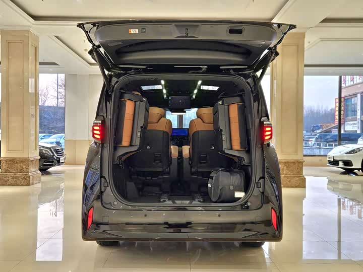 Фото 7 - Toyota Alphard