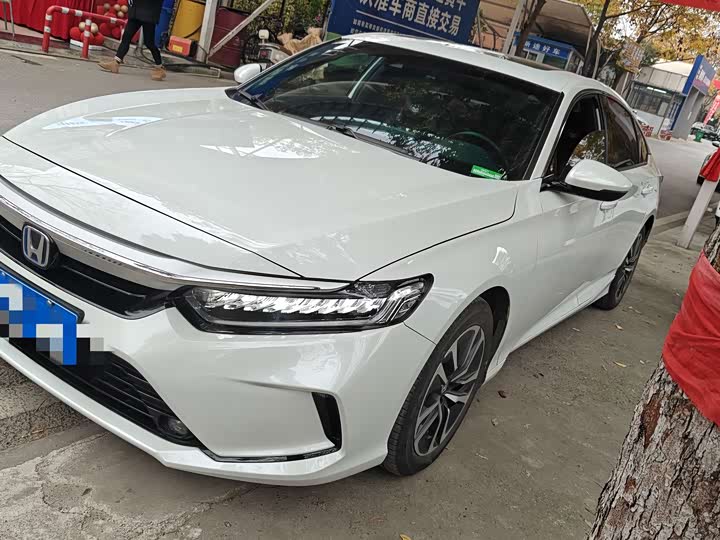 Фото 1 - Honda Inspire