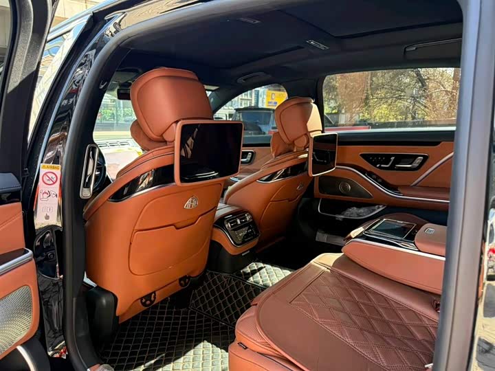 Фото 12 - Mercedes-Benz Maybach S-Class