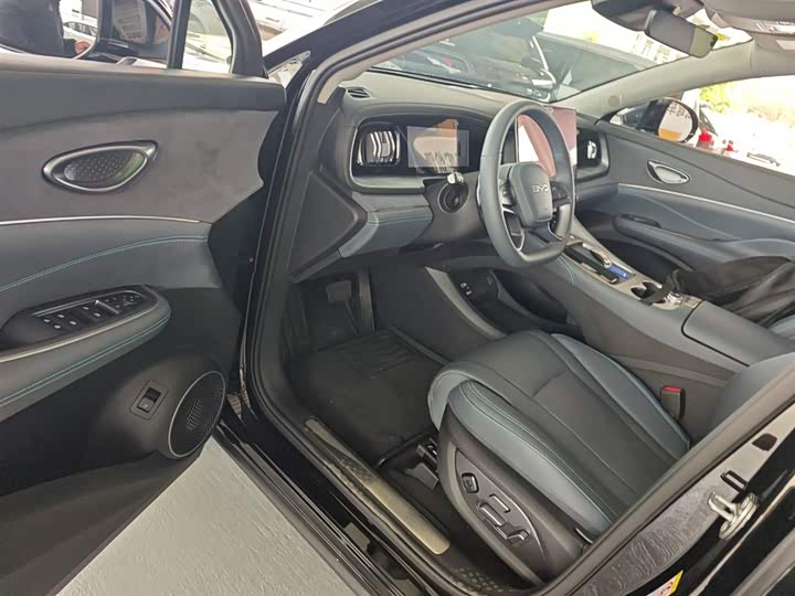 Фото 16 - BYD Sea Lion 07 DM-i Hybrid