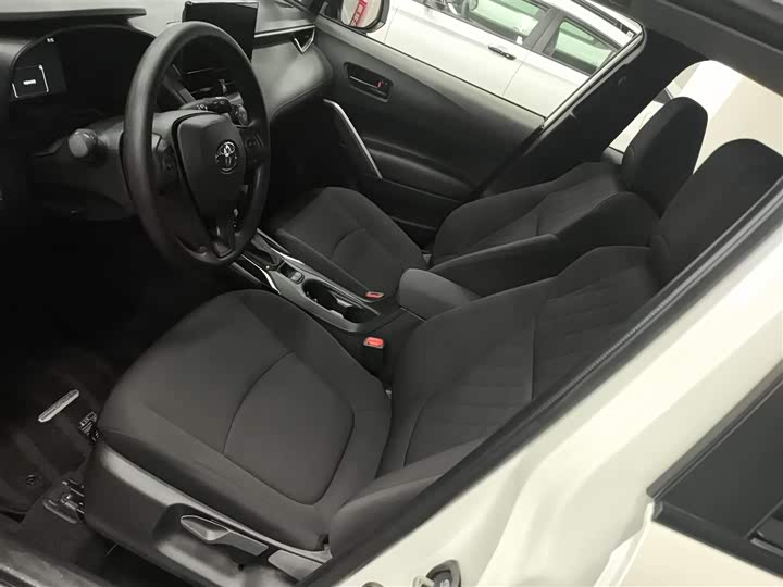 Фото 15 - Toyota Corolla Cross