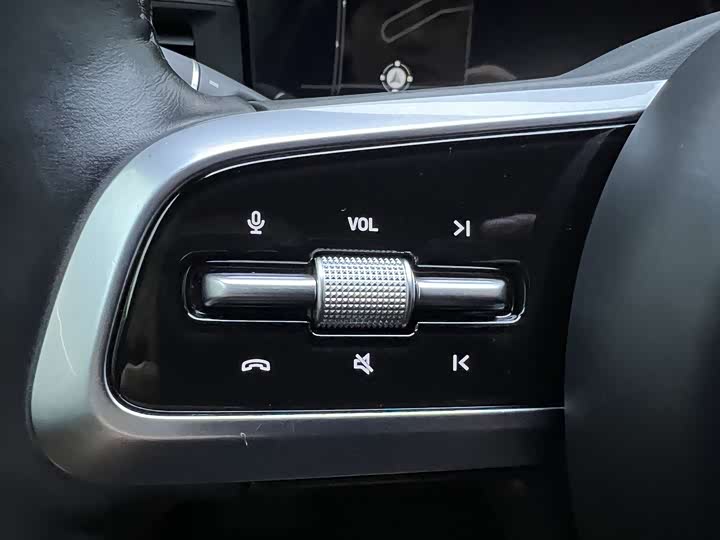 Фото 12 - LiXiang One