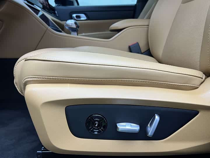 Фото 15 - LiXiang One