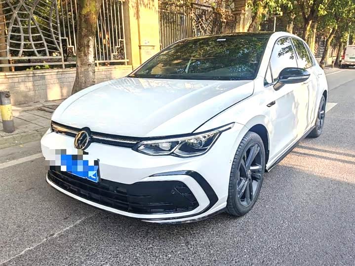 Фото 1 - Volkswagen Golf