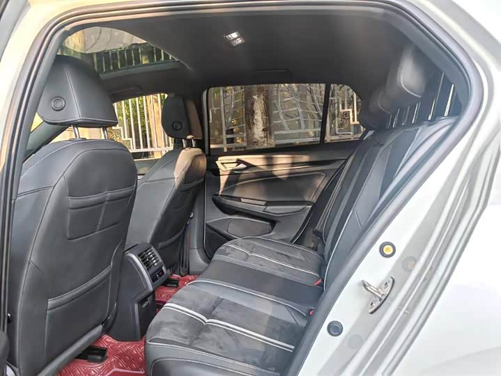 Фото 6 - Volkswagen Golf