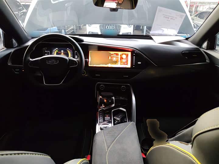 Фото 10 - Geely Tugella S