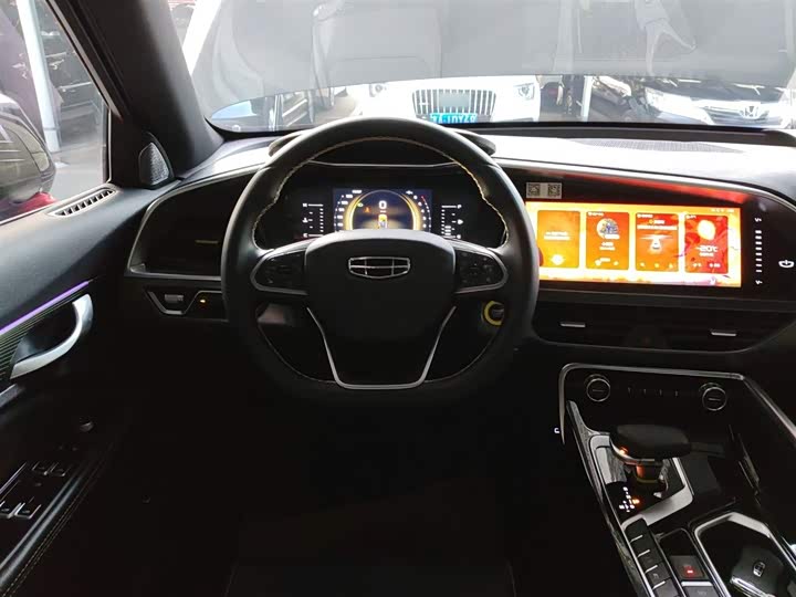 Фото 11 - Geely Tugella S