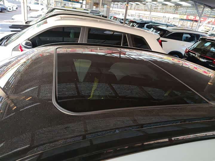 Фото 27 - Geely Tugella S