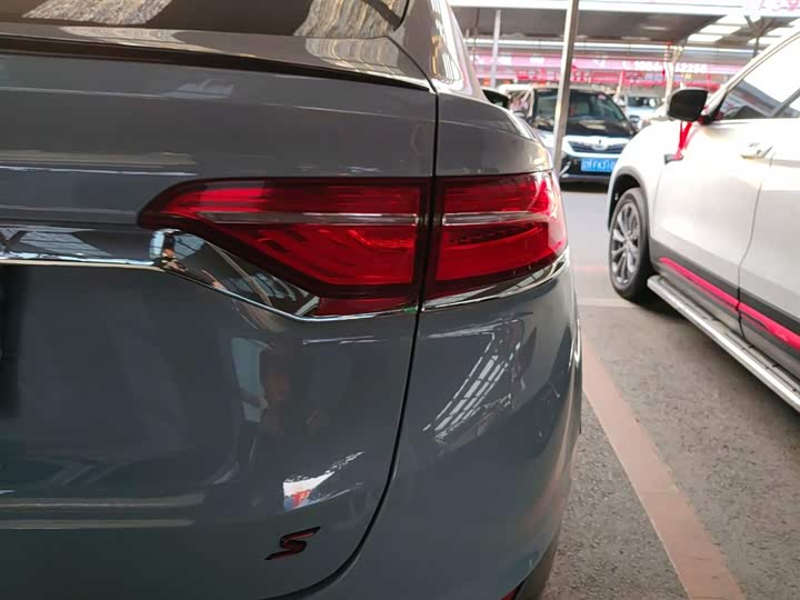 Фото 8 - Geely Tugella S