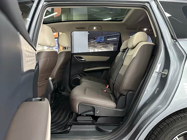 Фото 18 - BYD Song Max Hybrid