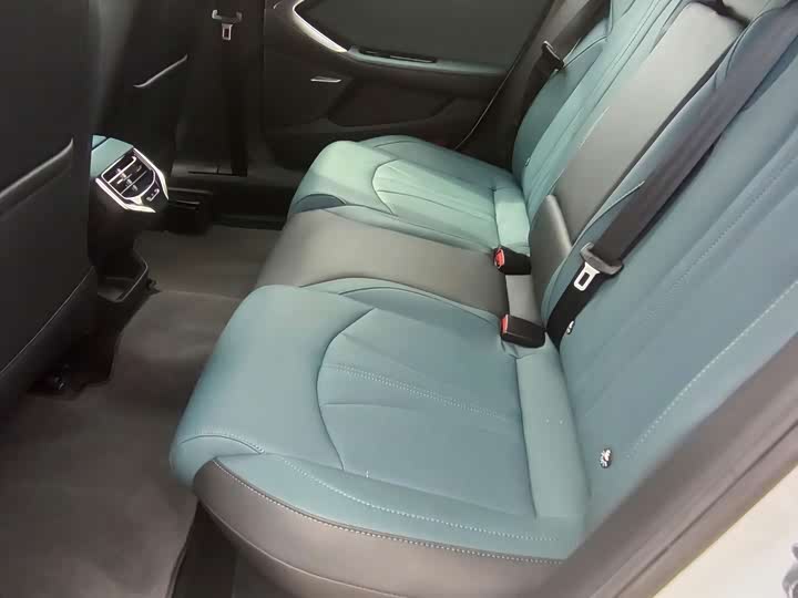 Фото 7 - MG Motor 7