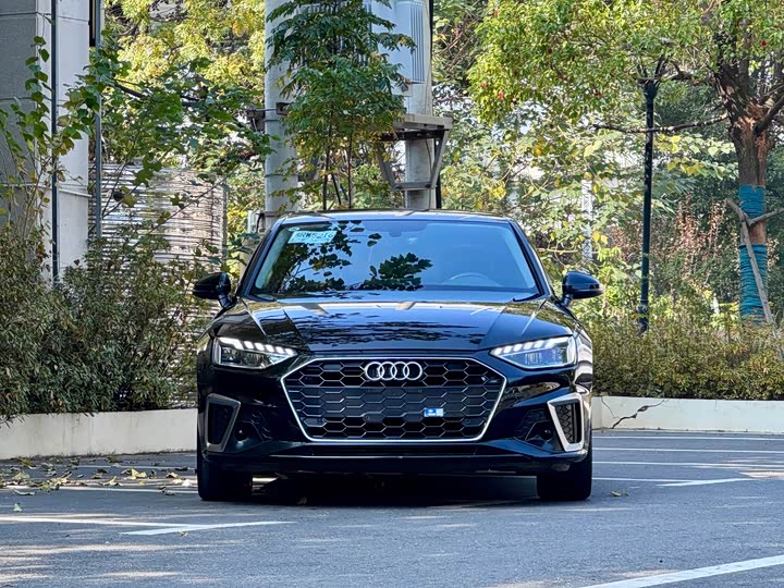 Фото 2 - Audi A4L