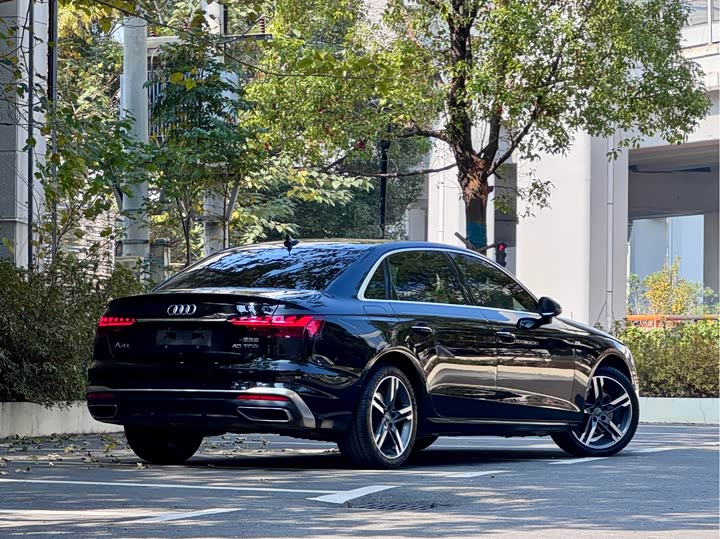 Фото 7 - Audi A4L