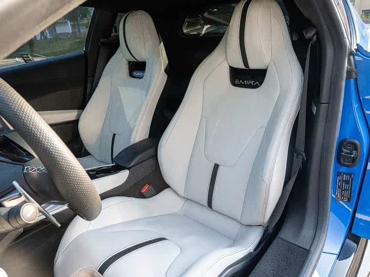 Фото 6 - Lotus Emira