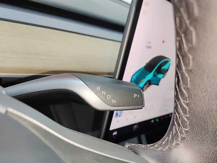 Фото 14 - Tesla Model Y