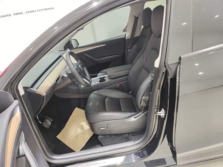 Фото 15 - Tesla Model Y