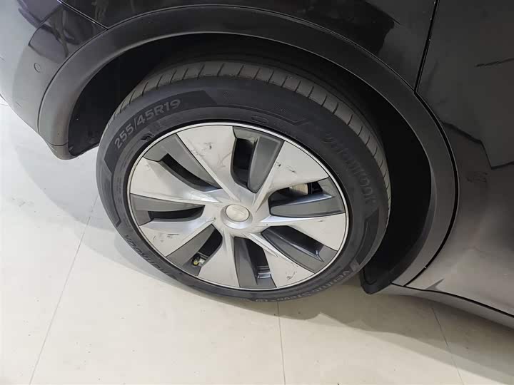 Фото 26 - Tesla Model Y