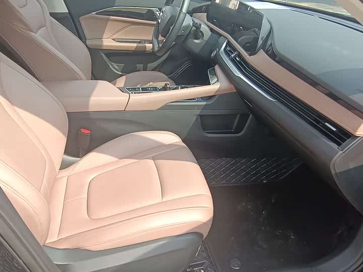 Фото 5 - Bestune B70