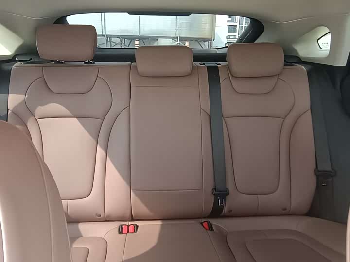 Фото 9 - Bestune B70