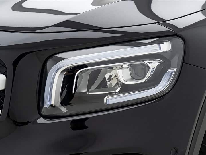 Фото 10 - Mercedes-Benz GLB-Class