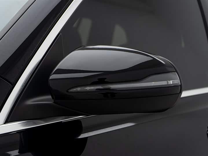 Фото 11 - Mercedes-Benz GLB-Class