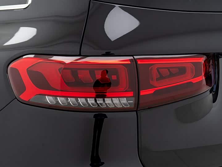 Фото 13 - Mercedes-Benz GLB-Class